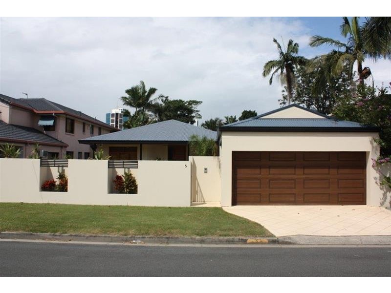 5 Richmond Avenue, Bundall QLD 4217