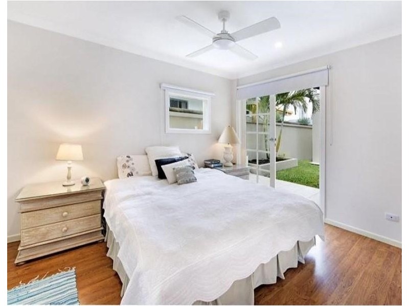 25 Brindisi Avenue, Isle Of Capri QLD 4217