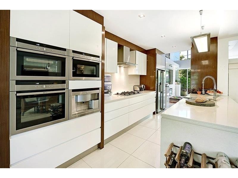 56 Stanhill Drive, Chevron Island QLD 4217