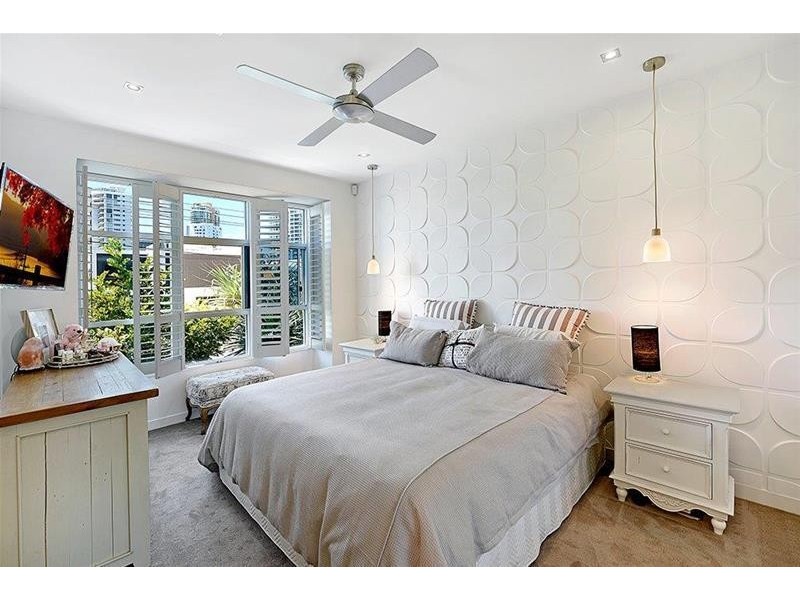 56 Stanhill Drive, Chevron Island QLD 4217