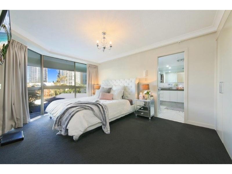 8 ‘Spinnaker’ 3554 Main Beach Parade, Main Beach QLD 4217