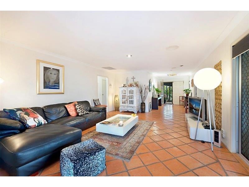 26 Remo Street, Isle Of Capri QLD 4217