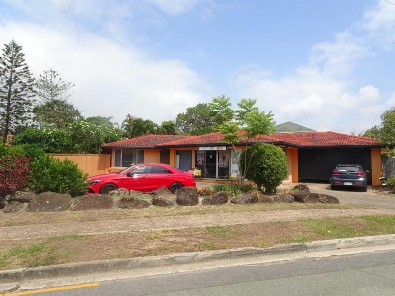 17 Thomas Drive, Surfers Paradise QLD 4217