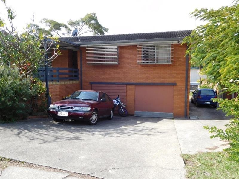 35 Kumbari Avenue, Southport QLD 4215