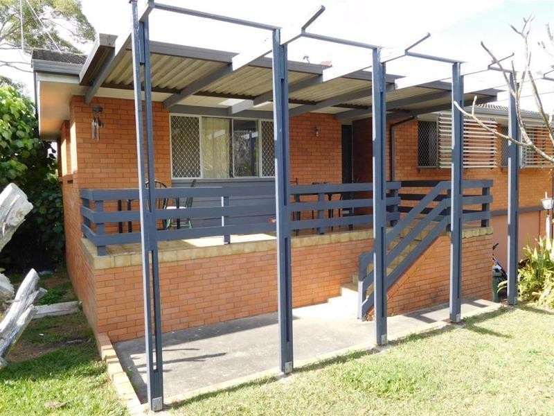 35 Kumbari Avenue, Southport QLD 4215