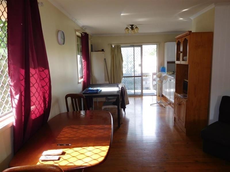 35 Kumbari Avenue, Southport QLD 4215