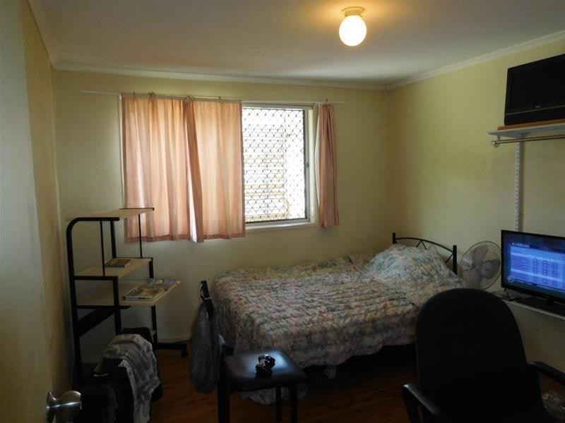 35 Kumbari Avenue, Southport QLD 4215