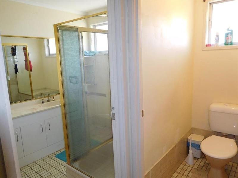 35 Kumbari Avenue, Southport QLD 4215