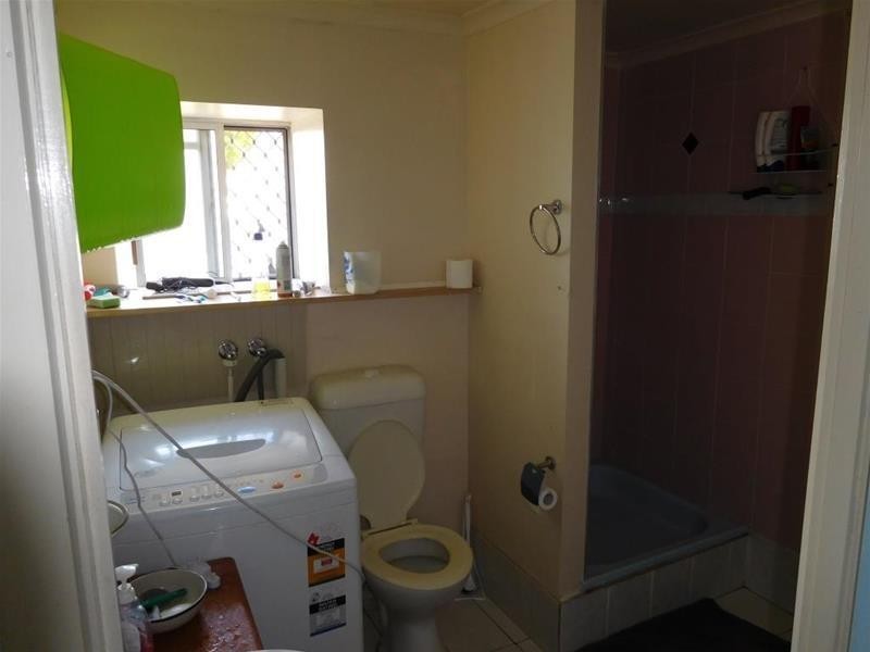 35 Kumbari Avenue, Southport QLD 4215