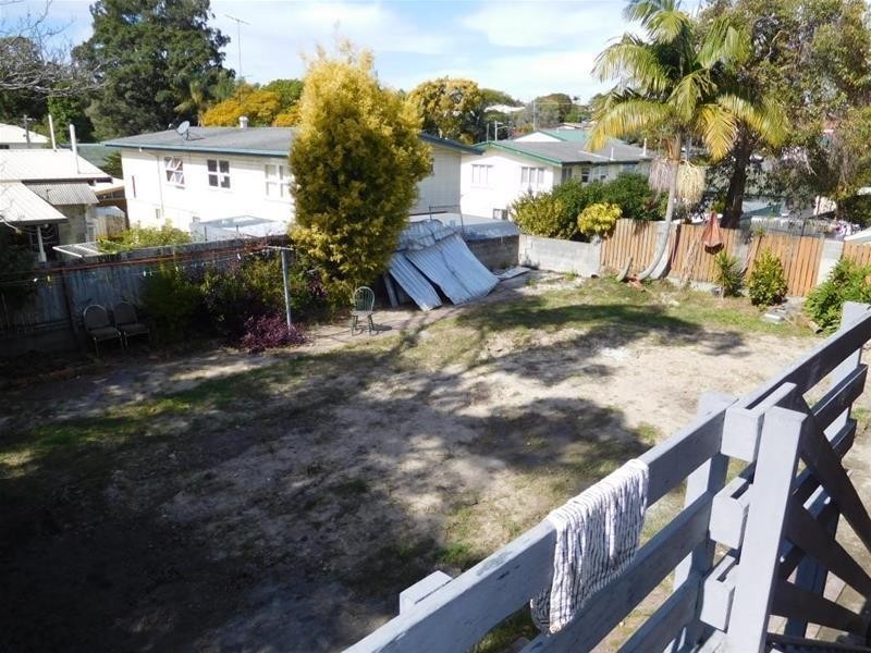 35 Kumbari Avenue, Southport QLD 4215