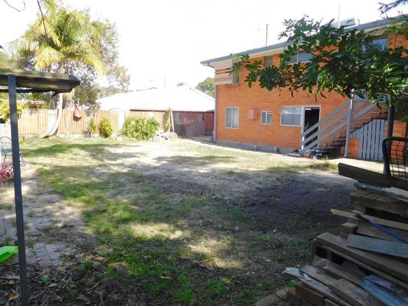 35 Kumbari Avenue, Southport QLD 4215