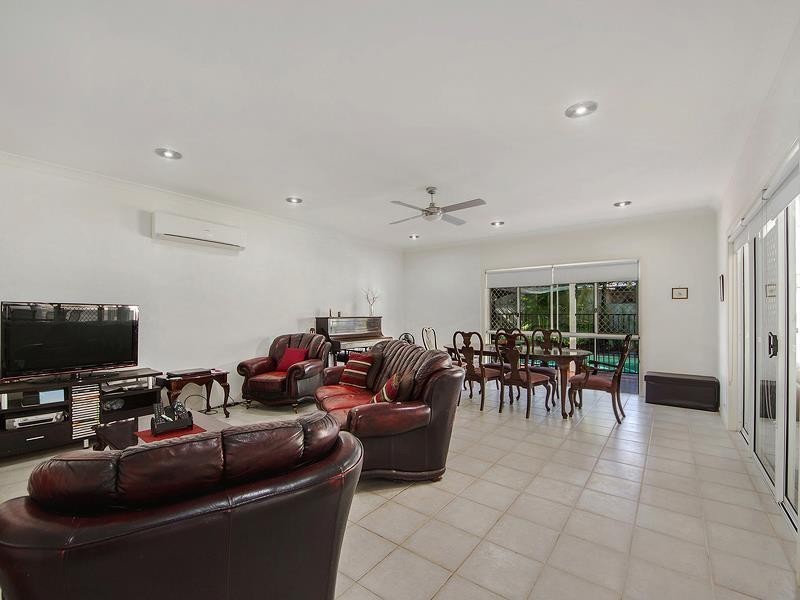 5 Ivor Court, Benowa QLD 4217