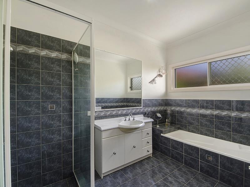 5 Ivor Court, Benowa QLD 4217