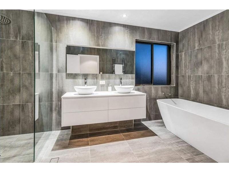 32 Norseman Court, Paradise Waters QLD 4217