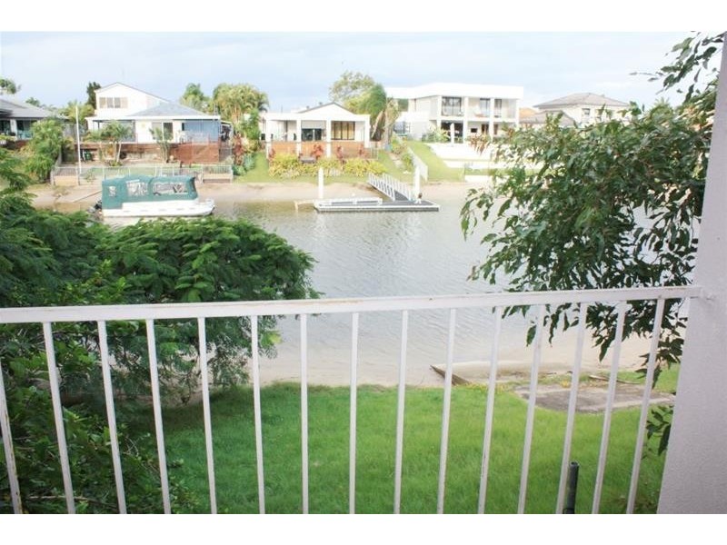 11 Claymore Cresent, Sorrento QLD 4217