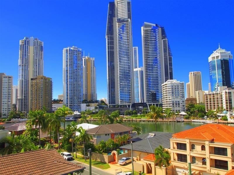 6 Tarcoola Crescent ‘Riva on Chevron’, Chevron Island QLD 4217