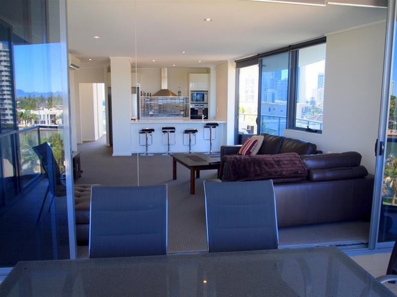 6 Tarcoola Crescent ‘Riva on Chevron’, Chevron Island QLD 4217