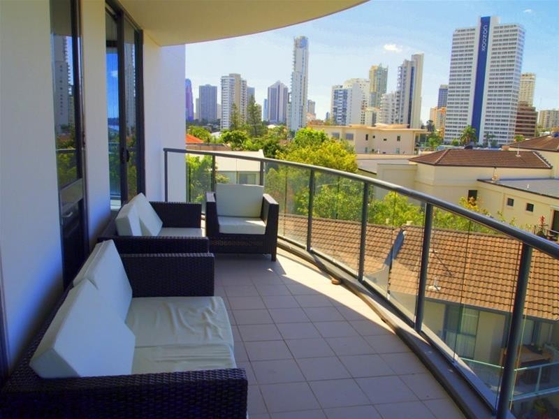 6 Tarcoola Crescent ‘Riva on Chevron’, Chevron Island QLD 4217