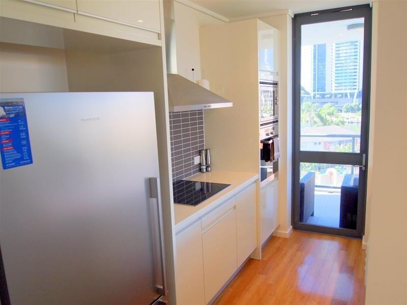 6 Tarcoola Crescent ‘Riva on Chevron’, Chevron Island QLD 4217