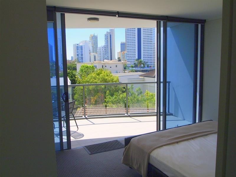 6 Tarcoola Crescent ‘Riva on Chevron’, Chevron Island QLD 4217