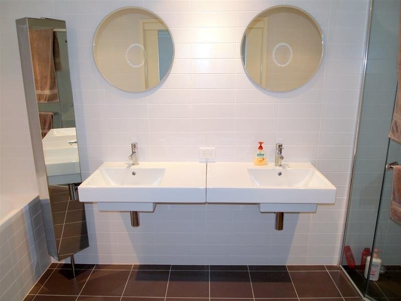 6 Tarcoola Crescent ‘Riva on Chevron’, Chevron Island QLD 4217