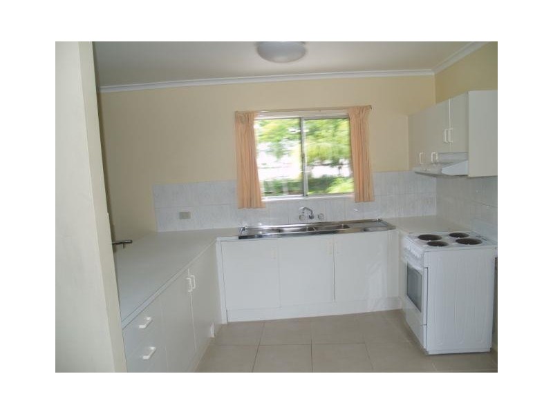 8 Acacia Avenue, Surfers Paradise QLD 4217