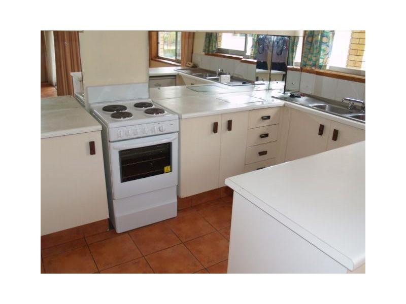 8 Acacia Avenue, Surfers Paradise QLD 4217