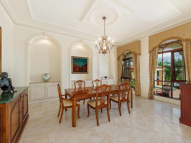 102 Admiralty Drive, Paradise Waters QLD 4217