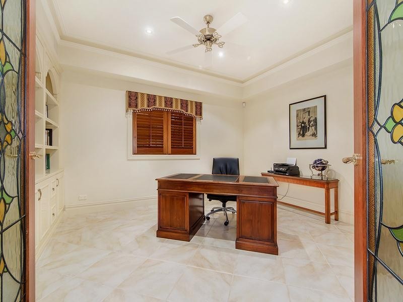 102 Admiralty Drive, Paradise Waters QLD 4217