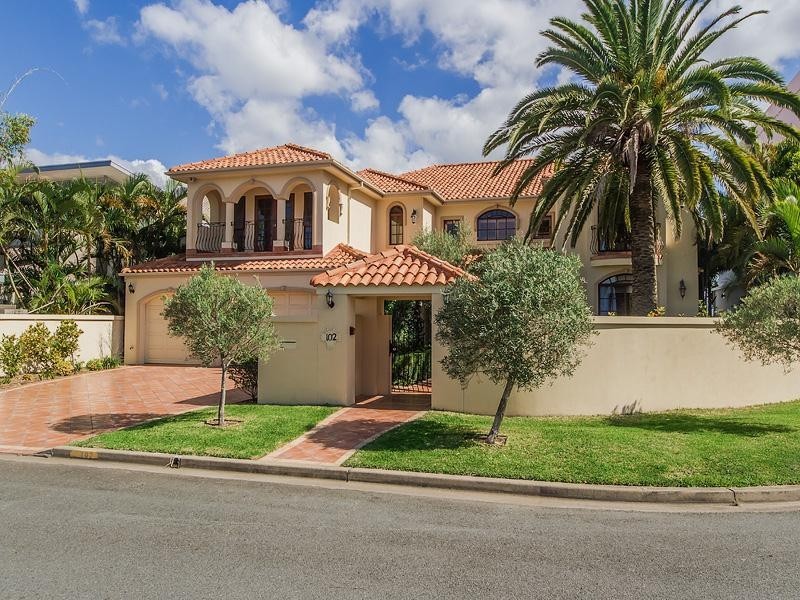 102 Admiralty Drive, Paradise Waters QLD 4217