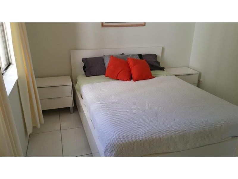 11/38 Enderley Avenue, Surfers Paradise QLD 4217