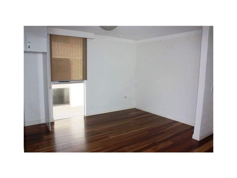 202/63 Garfield Terrace, Surfers Paradise QLD 4217