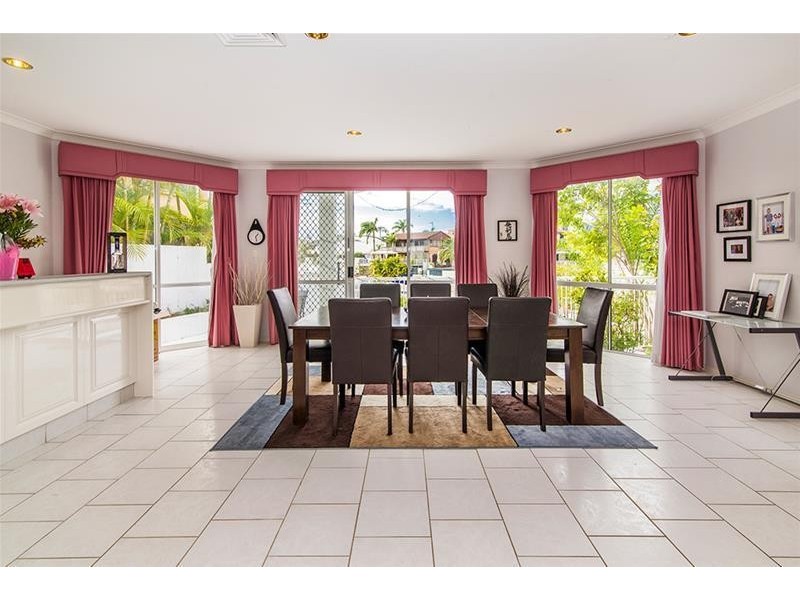 7 The Lido, Isle Of Capri QLD 4217