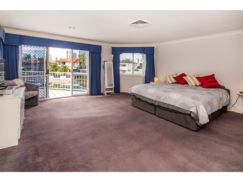 7 The Lido, Isle Of Capri QLD 4217