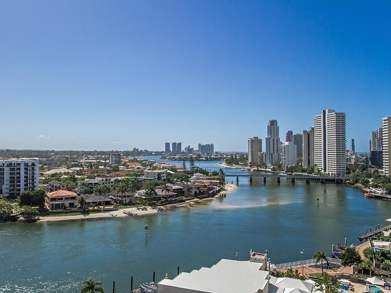 4 Wahroonga Place ‘Avalon’, Surfers Paradise QLD 4217