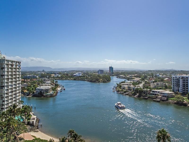 4 Wahroonga Place ‘Avalon’, Surfers Paradise QLD 4217