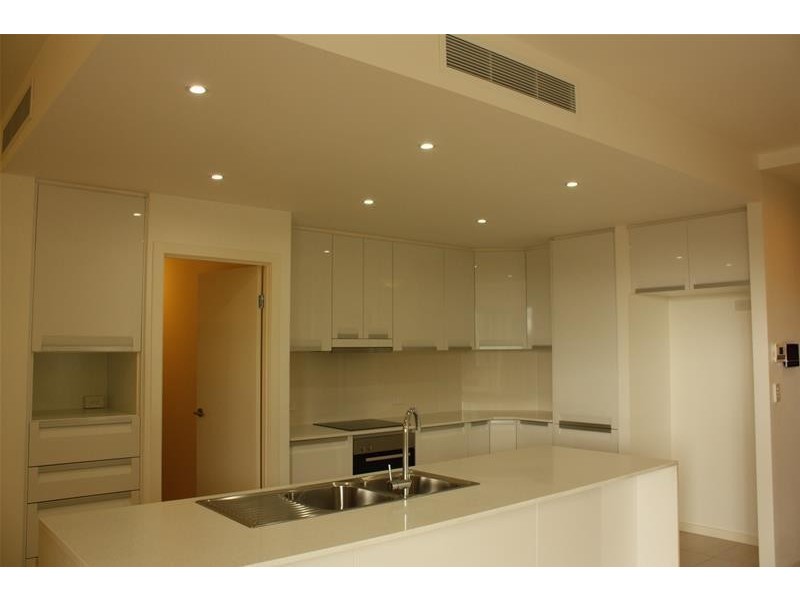 31 Loder Street, Biggera Waters QLD 4216