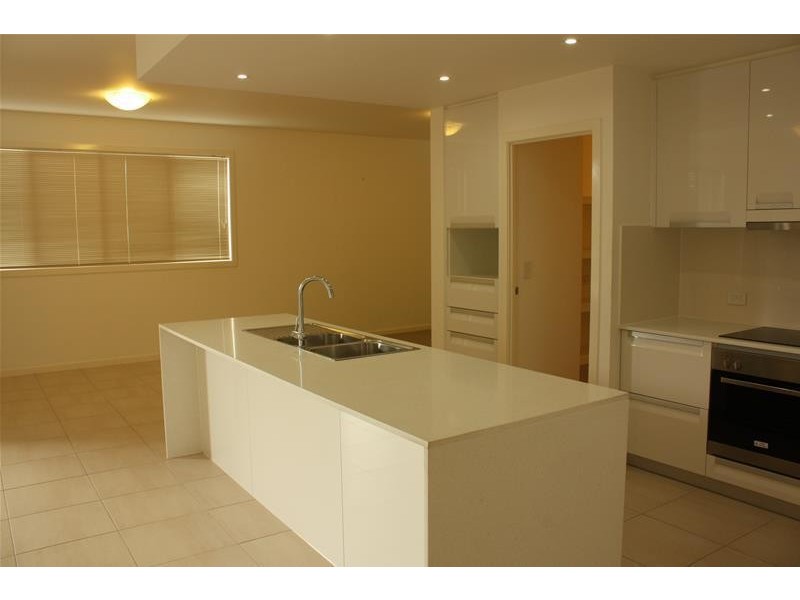 31 Loder Street, Biggera Waters QLD 4216