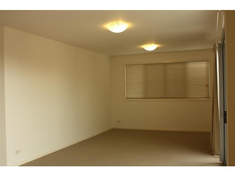 31 Loder Street, Biggera Waters QLD 4216