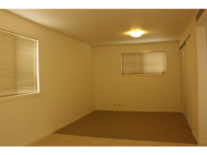 31 Loder Street, Biggera Waters QLD 4216