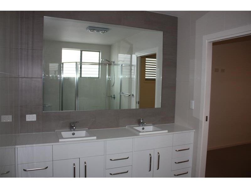 31 Loder Street, Biggera Waters QLD 4216