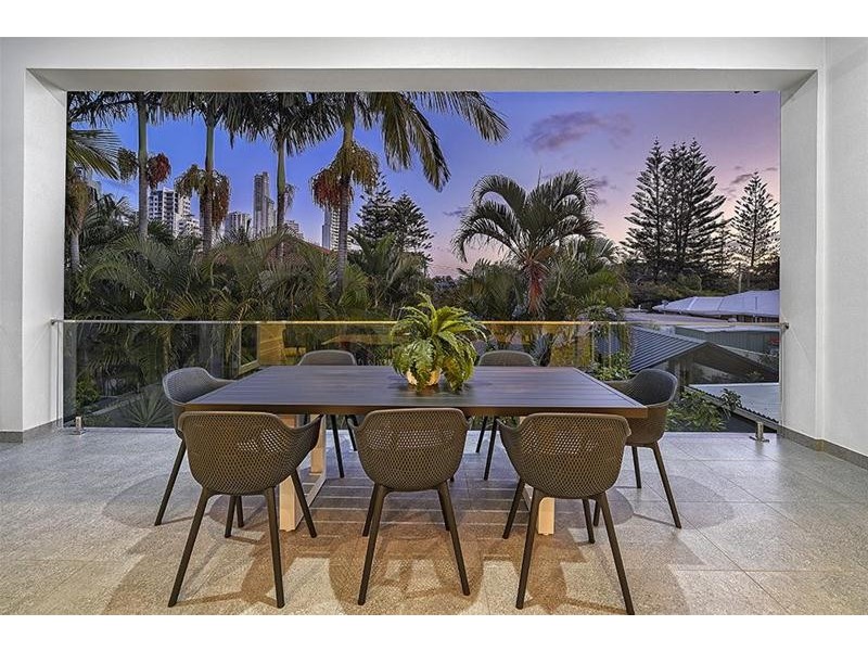 2/28 Blondell Avenue, Surfers Paradise QLD 4217