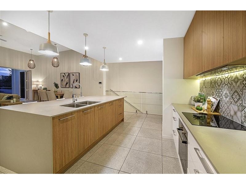 2/28 Blondell Avenue, Surfers Paradise QLD 4217