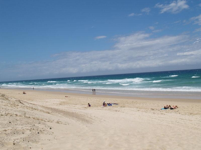 15 Breaker Street, Main Beach QLD 4217