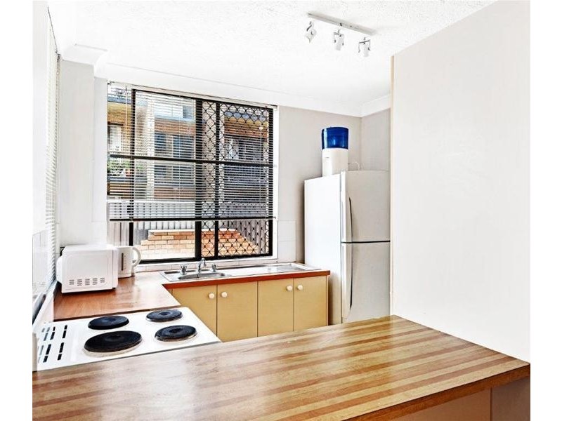 2/11 Stanhill Drive, Surfers Paradise QLD 4217