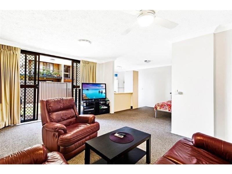 2/11 Stanhill Drive, Surfers Paradise QLD 4217