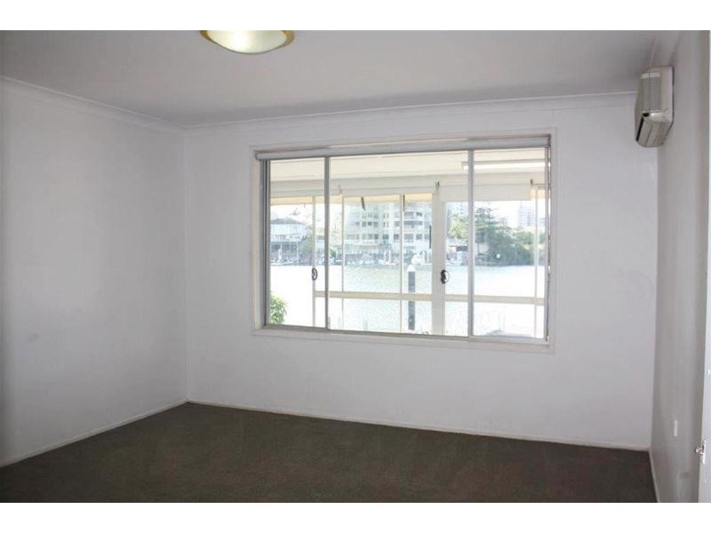 56 Amalfi Drive, Isle Of Capri QLD 4217