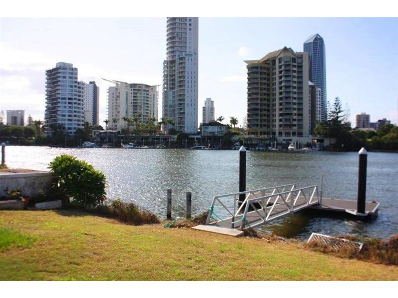 56 Amalfi Drive, Isle Of Capri QLD 4217