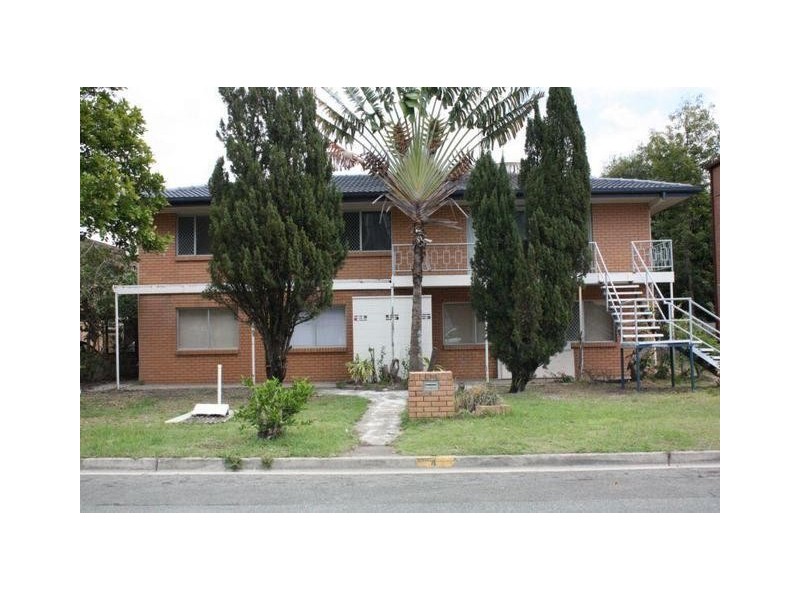 2/6 Weemala Street, Chevron Island QLD 4217