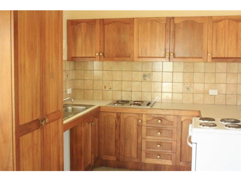 12 Carmel Court, Broadbeach Waters QLD 4218